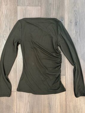 Aritzia Cora Long Sleeve Ruched Side Women's Top - Olive Green